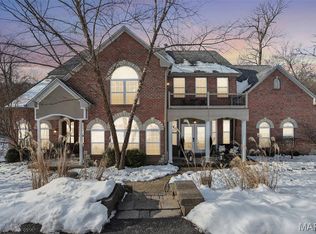 1002 Chesterfield Forest Dr, Chesterfield, MO 63005