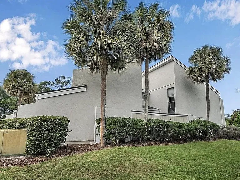 5377 Vineland Rd — Photo 25
