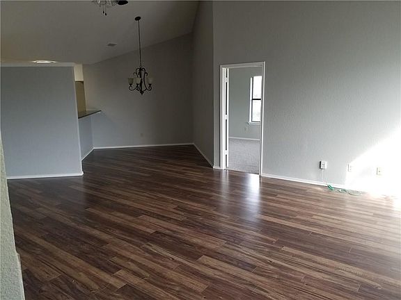 4th image of 917 Knollwood Dr