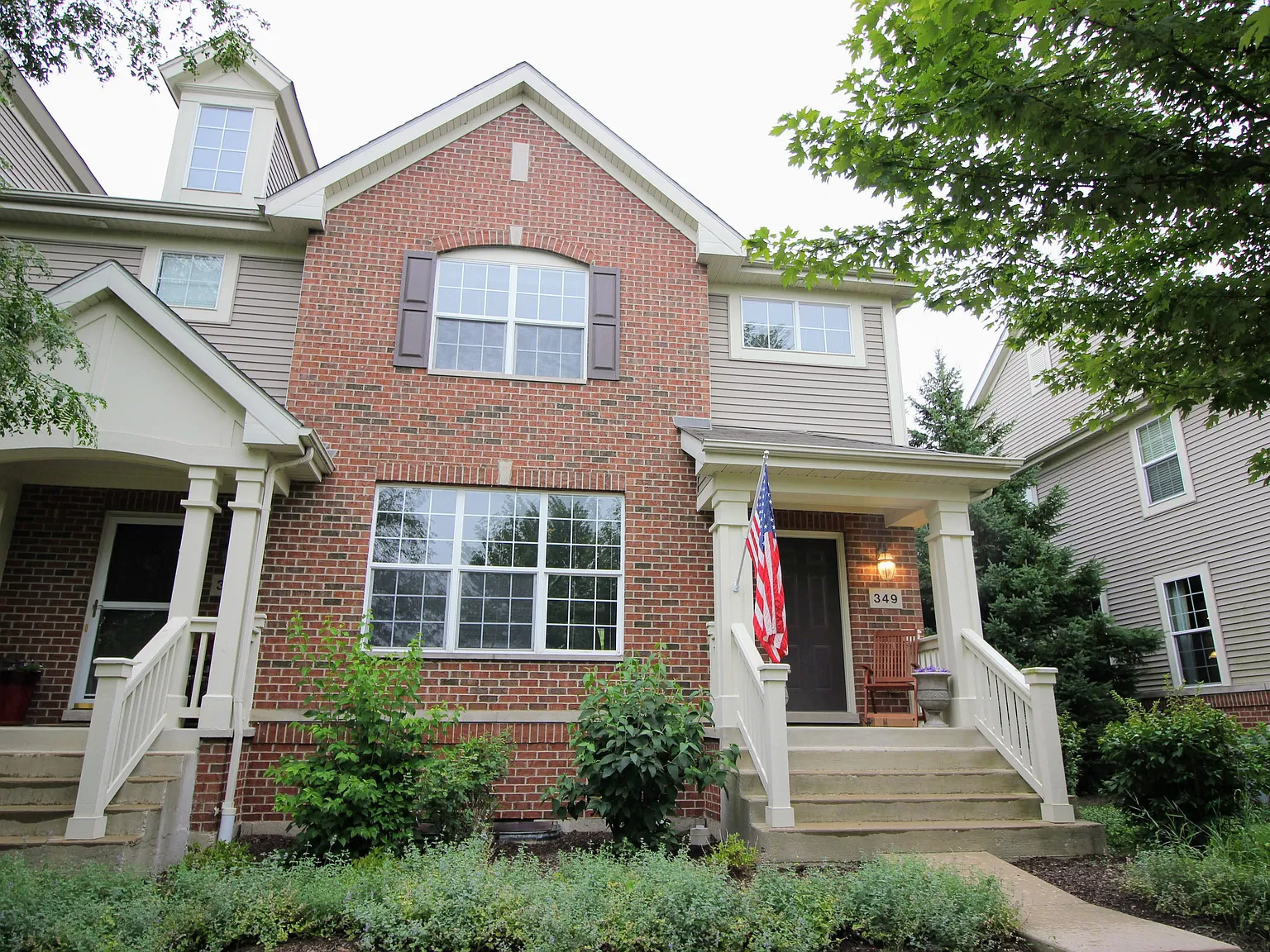 3 bed, 3.5 bath, 2030 sqft, $3,098 — Photo 1