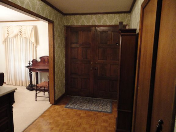 4th image of 1901 Karen Cir