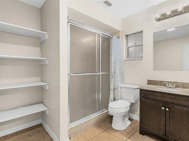 2707 Lakewood Ln — Photo 15