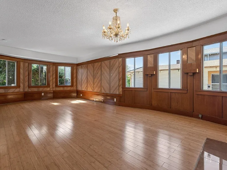 2837 Minna Ave — Photo 2