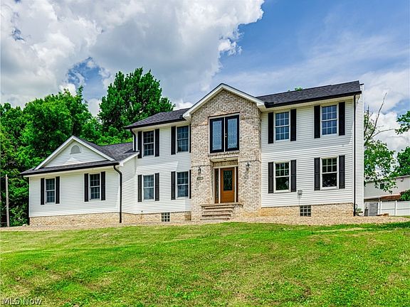 2nd image of 3891 Valley Dr