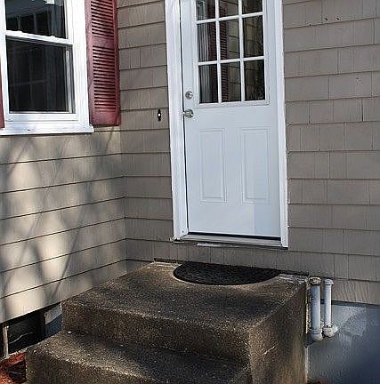 Side door 