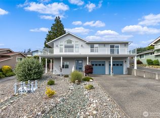 5202 Sterling Dr, Anacortes, WA