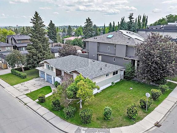 3rd image of 1735 N 38th Ave SW