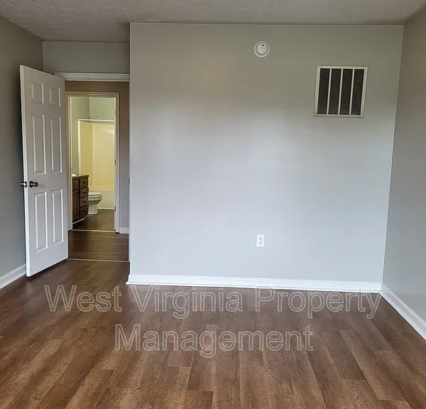 3751 Summerlee Rd #11 — Photo 2