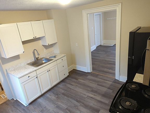 2nd image of 2404 2nd St
