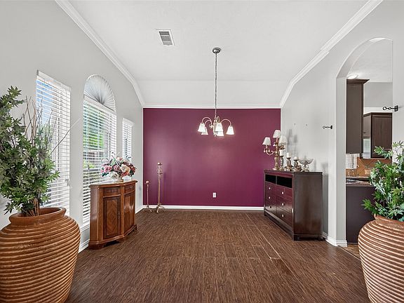 4th image of 10511 Whisper Bluff Dr