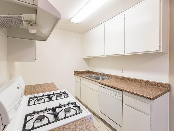 5th image of 1111 E Lexington Dr APT 217