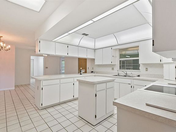 5th image of 40312 Sunburst Dr
