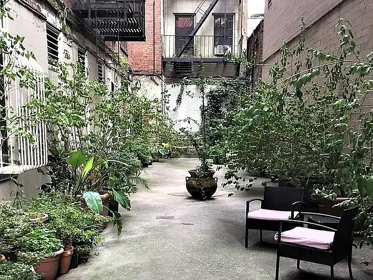 208 E 28th St #6L — Photo 13