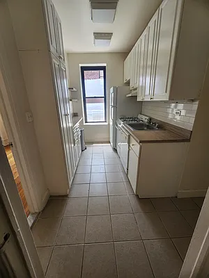 Rented by ONE Manhattan Real Estate | media 19