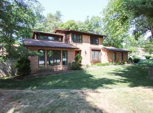 800 Twin Oaks Dr, Potomac, MD 20854