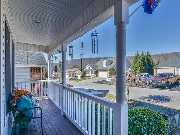 4th image of 619 Willowcrest Pl