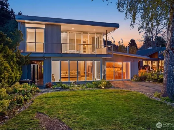 78 Point Fosdick Drive NW, Gig Harbor, WA 98335