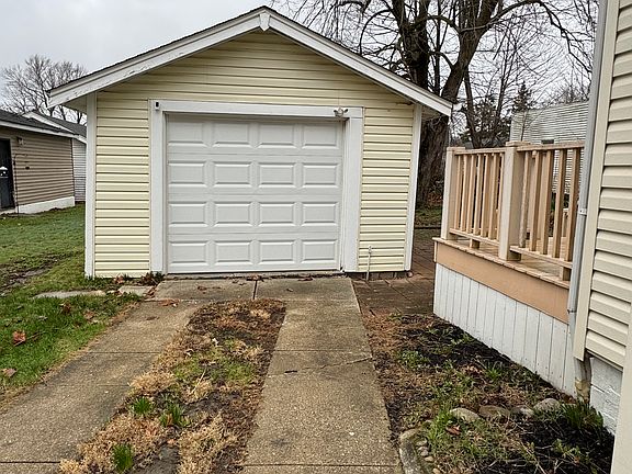 2nd image of 137 E Brookside Ave
