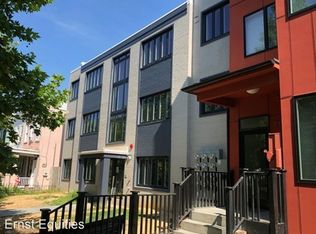 717 Kenyon St NW #303, Washington, DC 20010