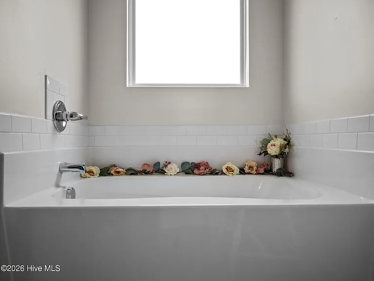 251 Breakwater Dr — Photo 32