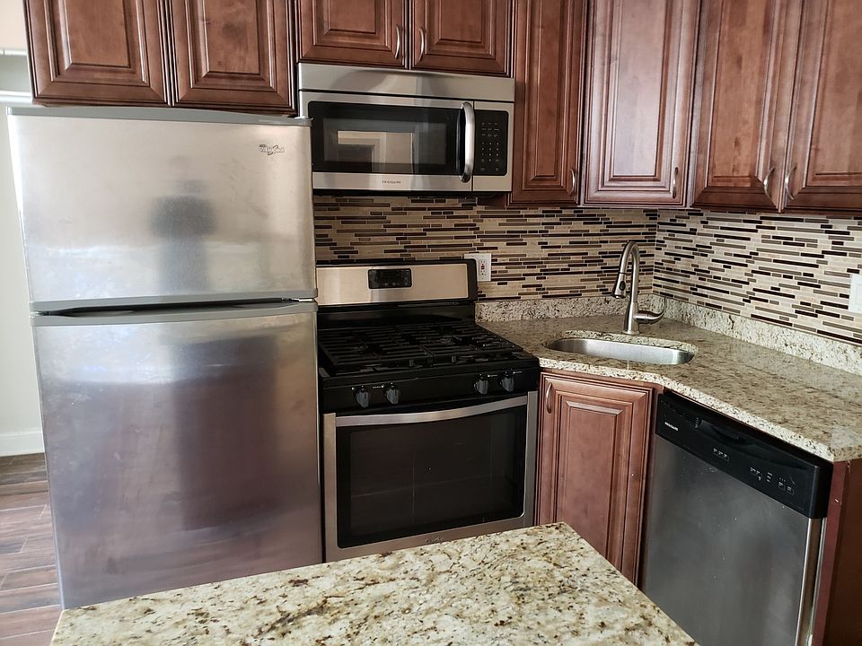 1st image of 4024 N Ashland Ave APT A1