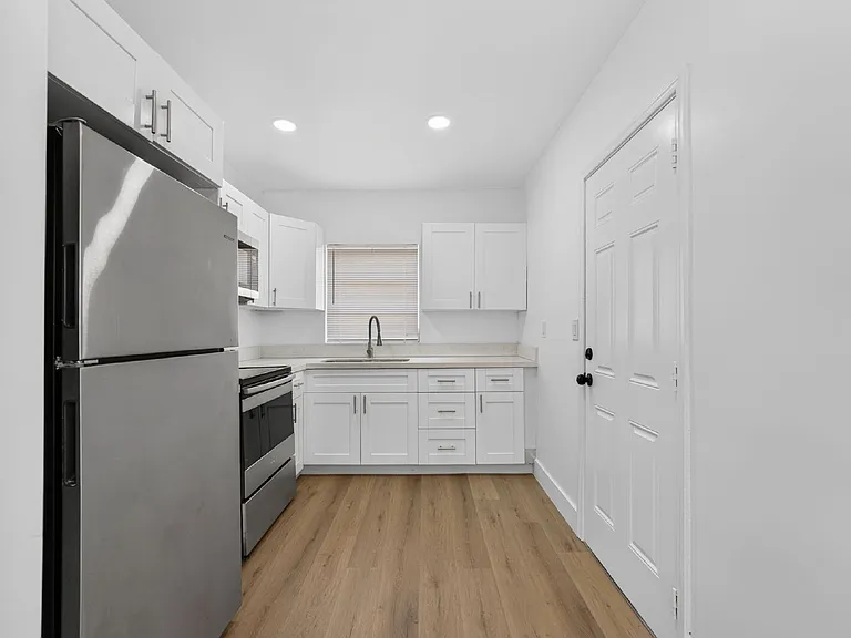 614 SW 19th Ave #U — Photo 6