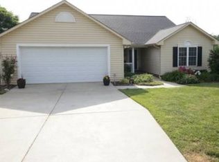 121 Brook Glen Dr, Mooresville, NC 28115