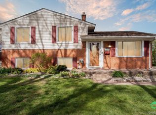 1260 S Carlson St, Westland, MI 48186