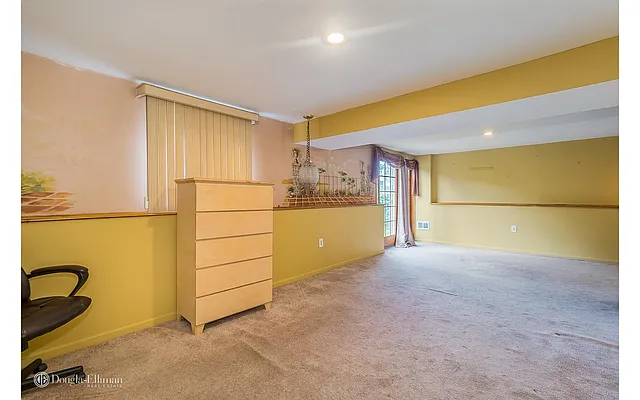 Sold by Douglas Elliman | media 20