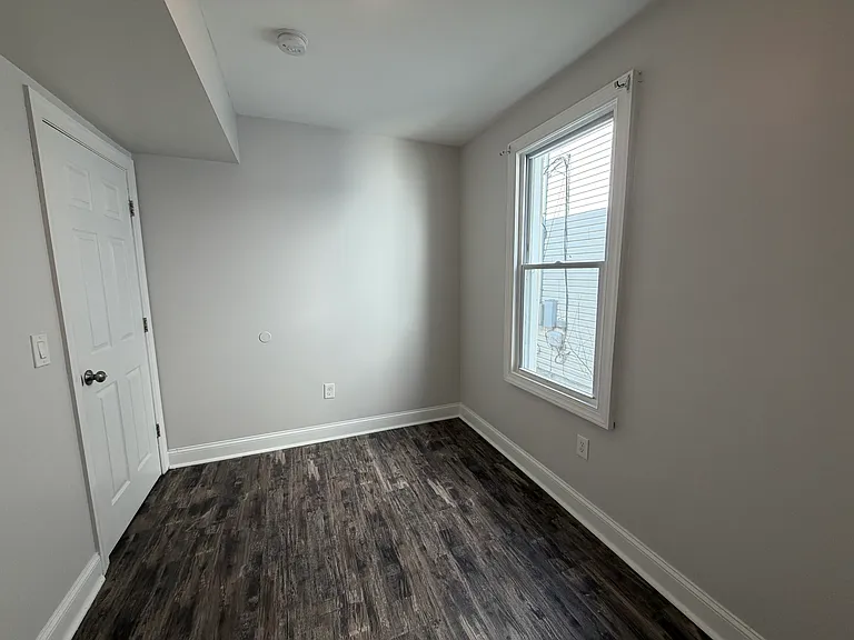 469 Alden St #1 — Photo 14