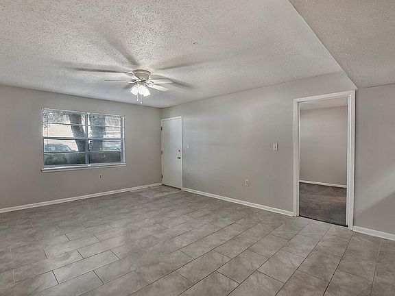 3rd image of 613 Colonial Dr APT 3