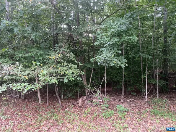 Arlanda Ln, Charlottesville, VA 22911