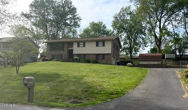 1st image of 164 Woodstock Ln