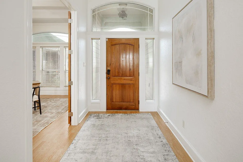 5 bed, 3.5 bath, 2672 sqft, $2,800 — Photo 3