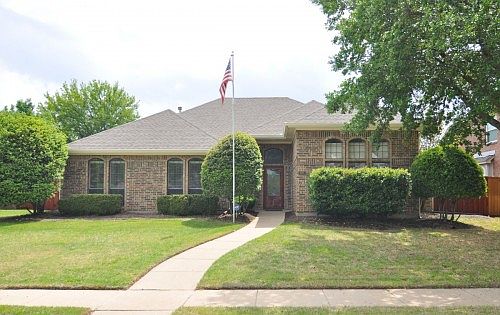 1st image of 2040 Liverpool Dr
