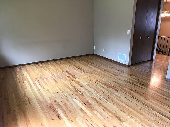3rd image of 8919 Ironwood Ave S