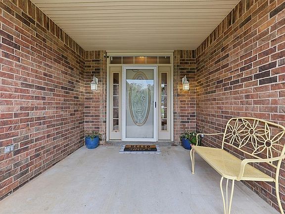 2nd image of 1603 Windmill Ridge Dr
