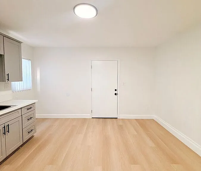 4705 Willow Brook Ave #2 — Photo 5