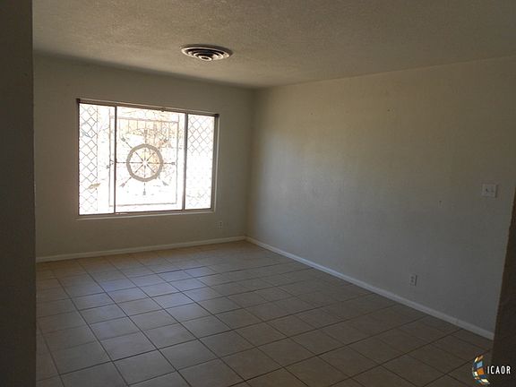 3rd image of 512 Lincoln St