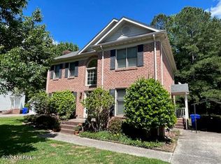 4004 Treetops Cir, Winterville, NC 28590
