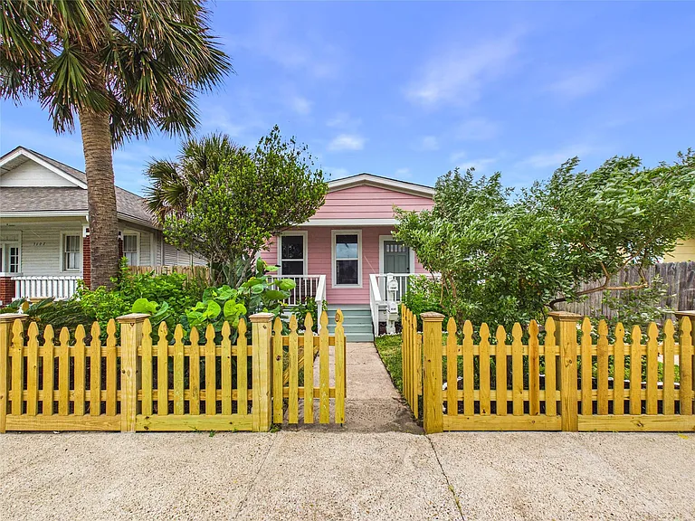 3602 Avenue S 1/2 — Photo 1