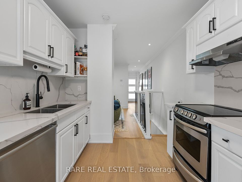 10th image of 283 Chisholm Ave