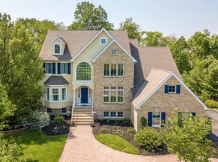 46 Sheffield Dr, Moorestown, NJ 08057