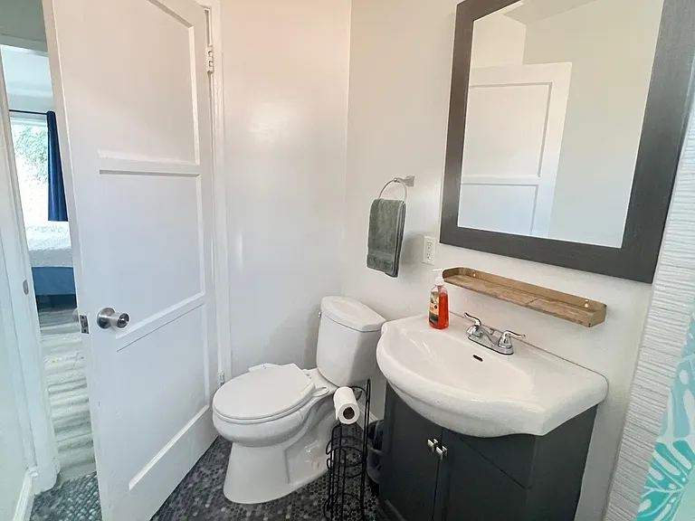 2117 Border Ave — Photo 5