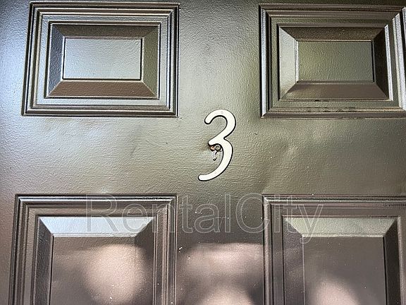 3rd image of 797 Richmond Ave APT 3