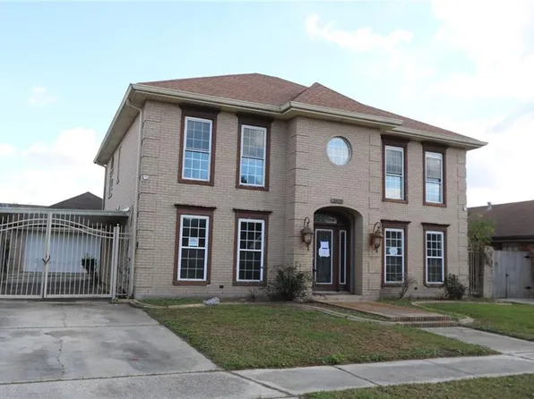 2809 Acorn Dr, Violet, LA 70092