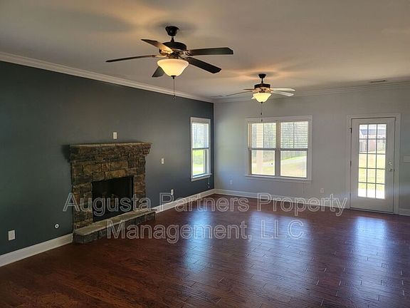 5th image of 135 Langfuhr Way