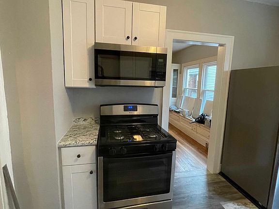 4th image of 2083 Lewis Dr