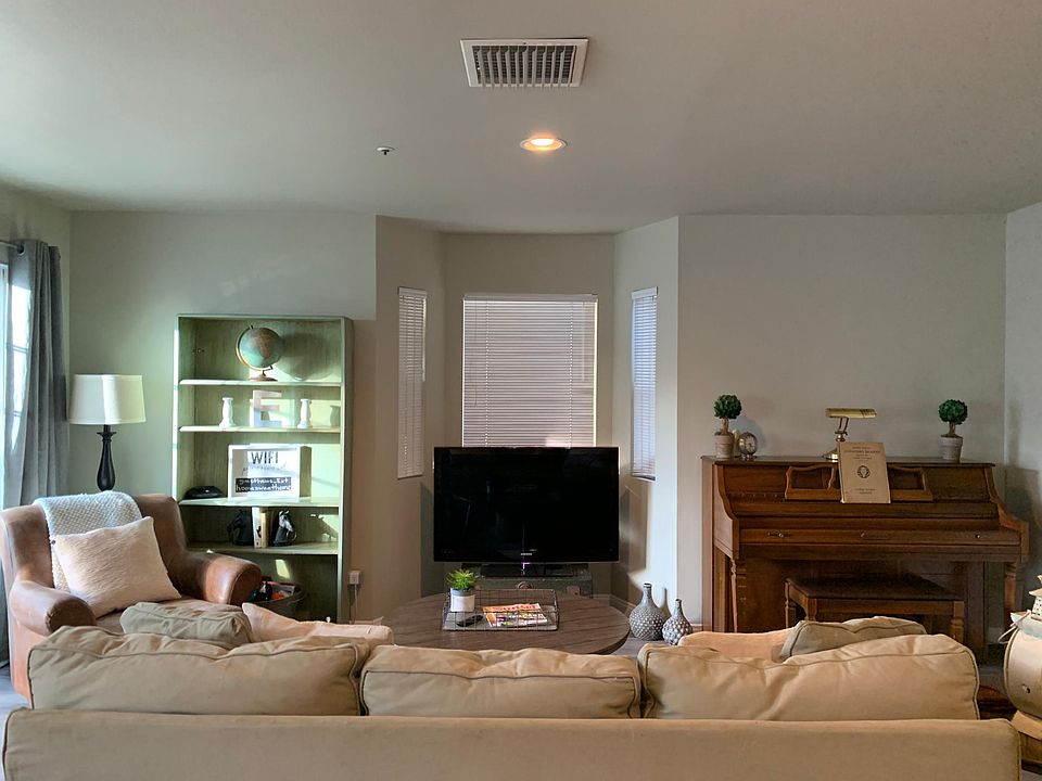 1st image of 236 Highland Pl #2