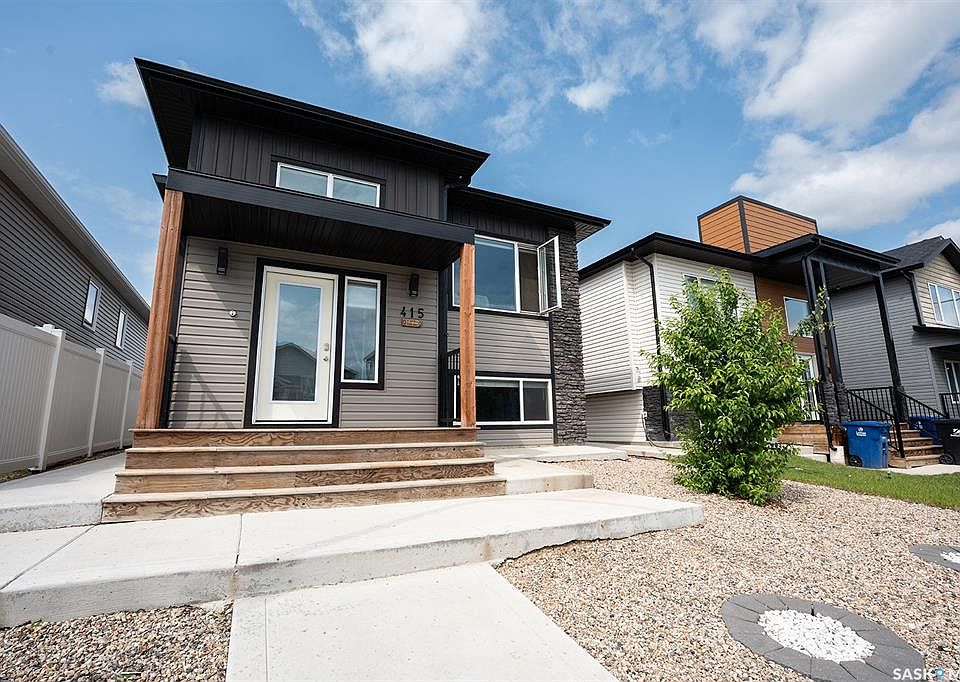 1st image of 415 McArthur CRESCENT